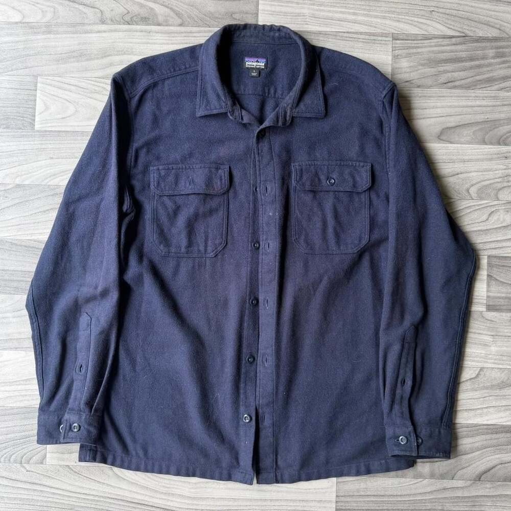 Patagonia Organic Cotton Button Up Shirt Size L Navy Flannel